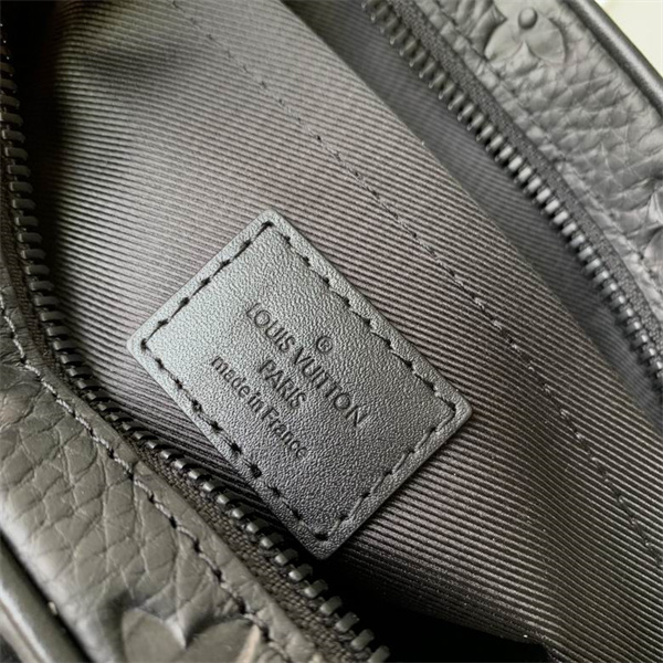 M23742 ルイヴィトン コピー メッセンジャーバッグ Taurillon エンボス LOUIS VUITTON