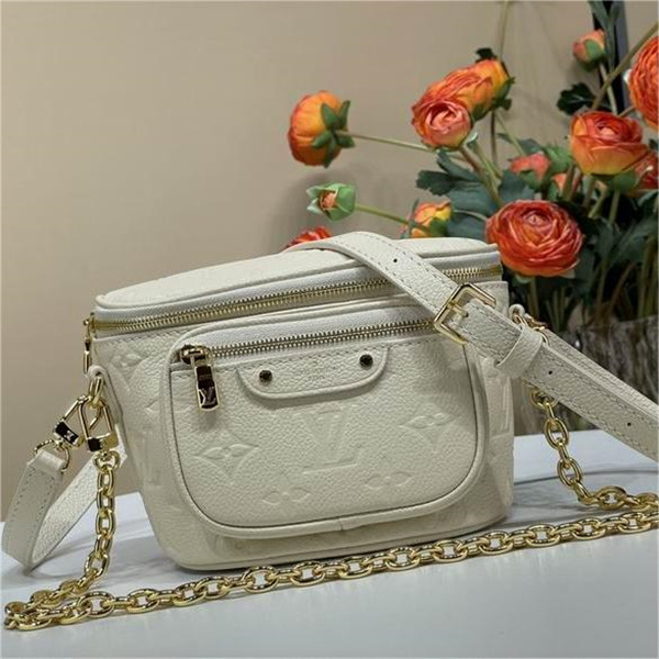 M82335 ルイヴィトン 偽物 バムバック モノグラム LOUIS VUITTON 調節可能なストラップ 