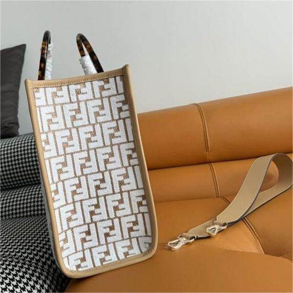 フェンディ スーパーコピー ショッパーバッグー サンシャイン ミディアム ラフィア FENDI