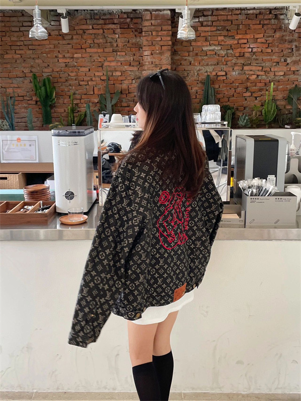 ルイヴィトン 偽物 ジャケット モノグラム 柄 プリント 刺繡 レディー ユニセックス LOUIS VUITTON