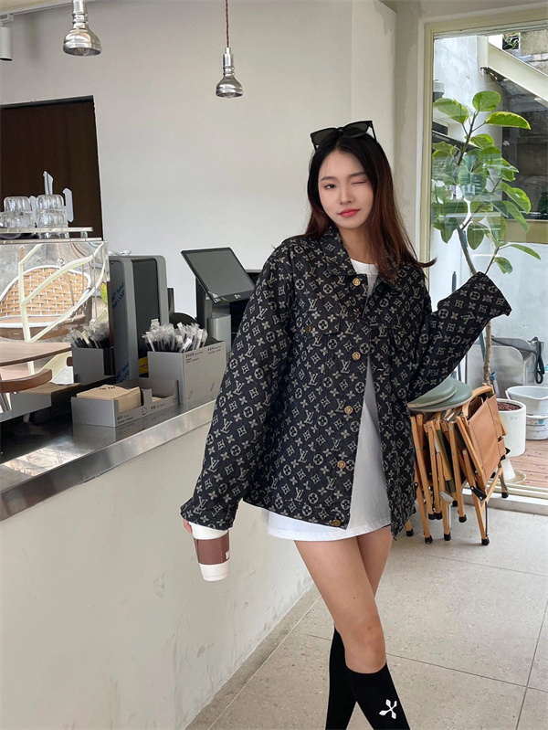 ルイヴィトン 偽物 ジャケット モノグラム 柄 プリント 刺繡 レディー ユニセックス LOUIS VUITTON