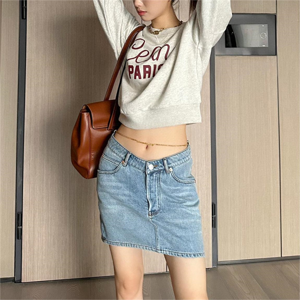 CELINE スーパーコピー トレーナー 純綿生地 ロゴ 柄 プリント オーバーサイズ セリーヌ