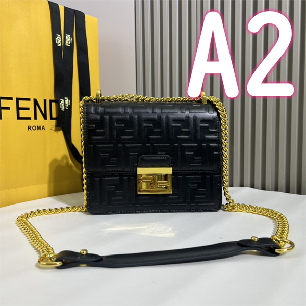 FENDI スーパーコピー ハンドバッグ Kan U シリーズ エンボス ffロゴ メタルロゴ フェンディ
