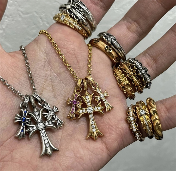 クロムハーツ コピー リング 22k モチーフ 刻印 人気 芸能人愛用 CHROME HEARTS