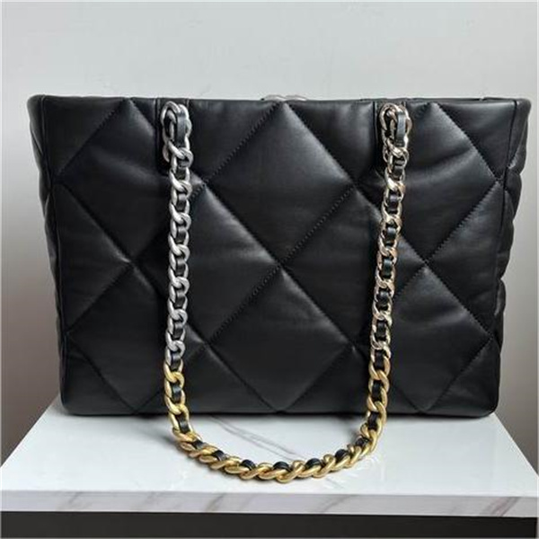  シャネル CHANEL スーパーコピー トートバッグ レザー メタル ロゴ チェーン 