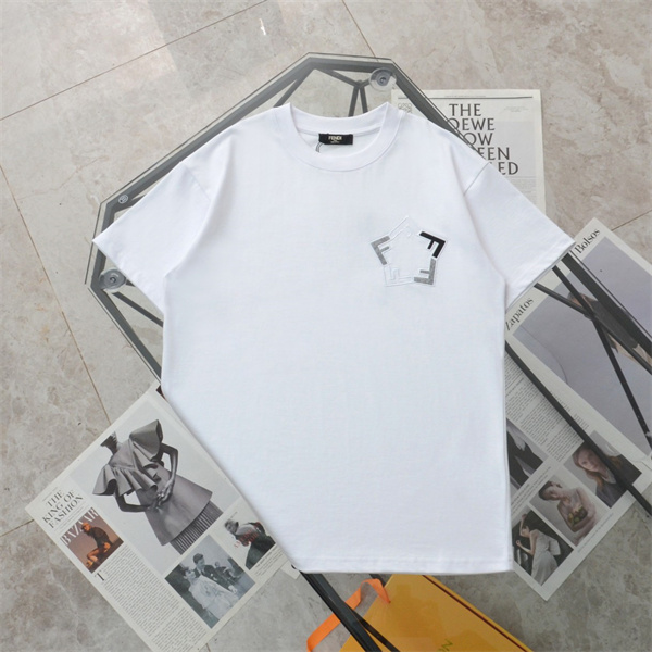 FENDI コピー Ｔシャツ ロゴ 刺繡 星 クルーネック 純綿生地 男女兼用 フェンディ