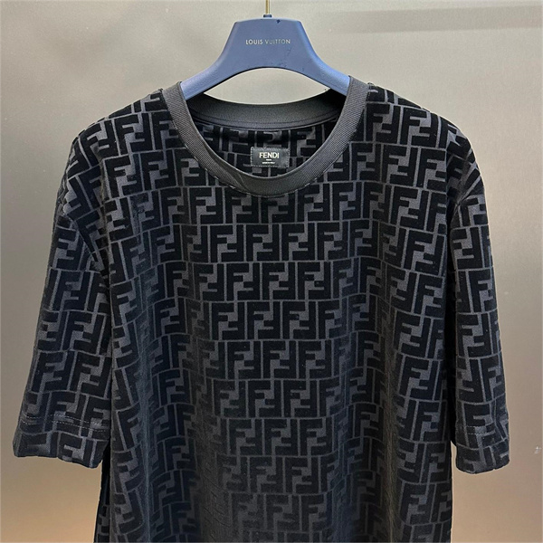 FENDI コピー Ｔシャツ フロッキング加工 FFロゴ モノグラム 立体感 フェンディ