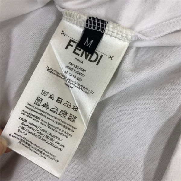 FENDI スーパーコピー Ｔシャツ モンスターロゴ コウモリ 可愛い 純綿生地 フェンディ 