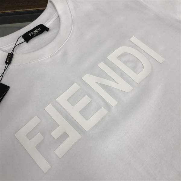 フェンディ 偽物 Ｔシャツ 立体感 FFロゴ プリント FENDI 通気性 シンプル