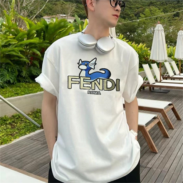 FRGMT x POKÉMON x フェンディ スーパーコピー Ｔシャツ 純綿生地 ミニリュウ プリント FENDI 