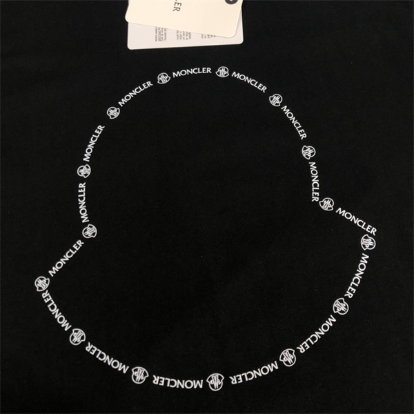 モンクレール 偽物 Ｔシャツ プリント 細かい ロゴ プリント柄 MONCLER 