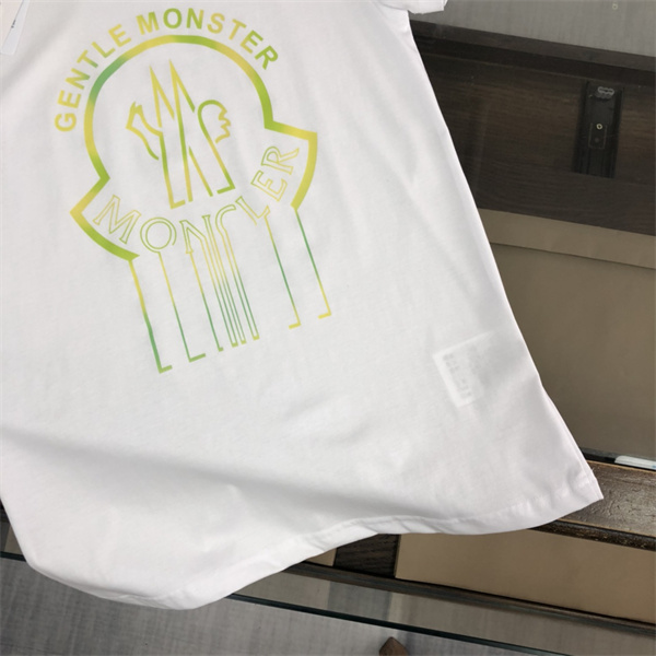 モンクレール スーパーコピー Ｔシャツ ロゴ プリント 蛍光色 MONCLER