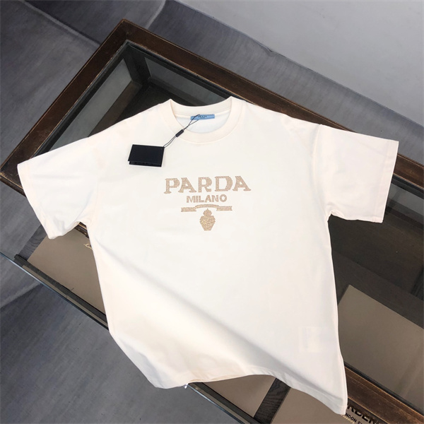 PRADA スーパーコピー Ｔシャツ クールネック 純綿生地 ユニセックス 立体感 プラダ