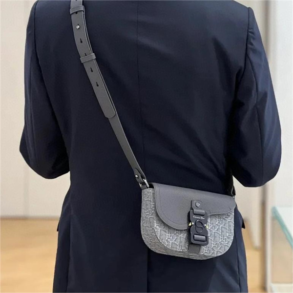 DIOR スーパーコピー メッセンジャーバッグ ストラップ付き ミニ 鞍 縫糸 ディオール
