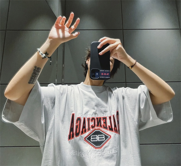 BALENCIAGA スーパーコピー Ｔシャツ クルーネック 半袖 刺繡 ロゴ グレー バレンシアガ 