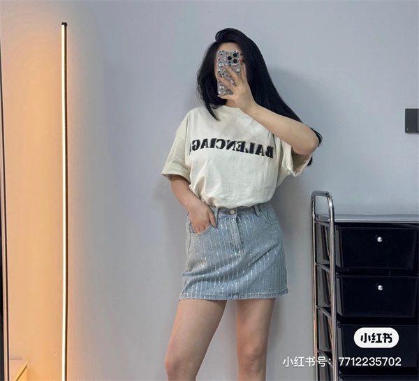 バレンシアガ スーパーコピー Ｔシャツ 定番 ロゴ プリント 綿 BALENCIAGA 