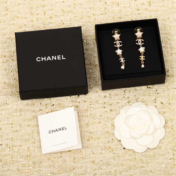 CHANEL スーパーコピー ピアス 五角星 クラシックなロゴ 白と金  シャネル