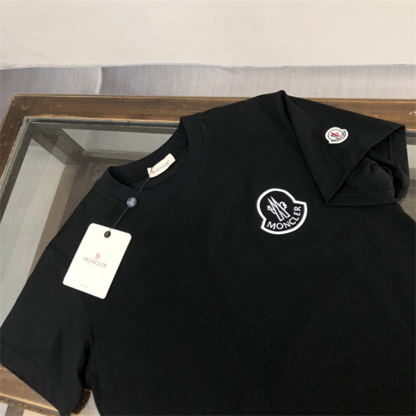 MONCLER コピー Ｔシャツ 英字 ロゴ プリント 通気性 綿 モンクレール