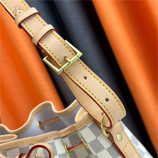M42224 ルイヴィトン 偽物 ハンドバッグ Noé ノエ 定番 革 巾着ショルダーLOUIS VUITTON