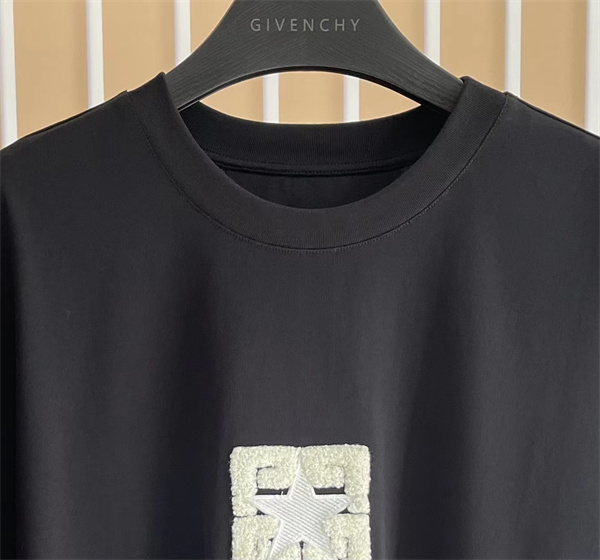 ジバンシィ スーパーコピー Tシャツ コットン 4G ロゴ 刺繡 立体感 GIVENCHY 