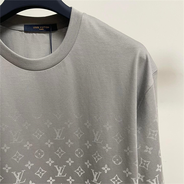  1A8HKN LOUIS VUITTON コピー Ｔシャツ ロゴ モノグラム グラデーション ユニセックス ルイヴィトン