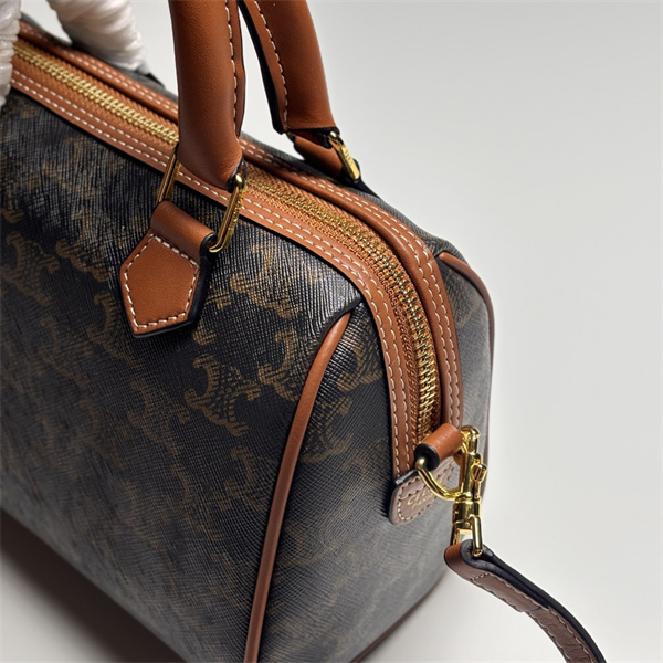 セリーヌ スーパーコピー ハンドバッグ 凱旋門 ロゴ モノグラム プリント TRIOMPHE CANVAS CELINE 