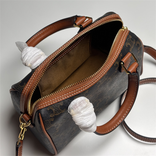 セリーヌ スーパーコピー ハンドバッグ 凱旋門 ロゴ モノグラム プリント TRIOMPHE CANVAS CELINE 