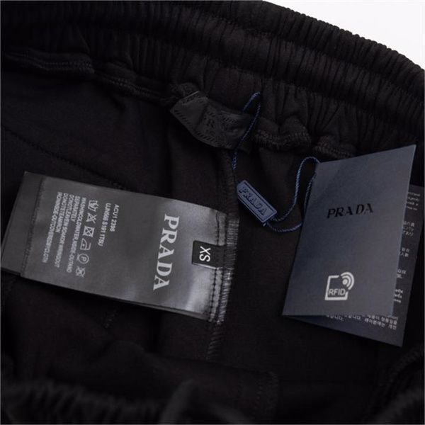 PRADA コピー ハーフパンツ コットン ナイロン Re-Nylon カジュアル ポケット プラダ