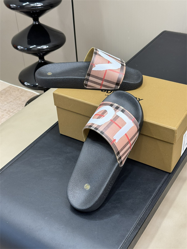 BURBERRY コピー サンダル チェック 柄 スライド 立体的 LOVEシリーズ 定番 バーバリー