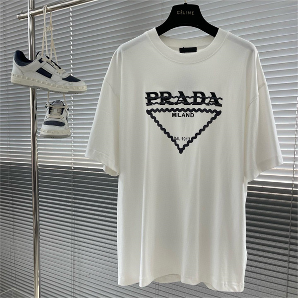 プラダ スーパーコピー Ｔシャツ 三角 ロゴ 立体感 デザイン 2色 PRADA