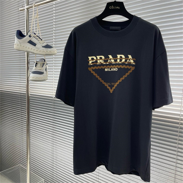 プラダ スーパーコピー Ｔシャツ 三角 ロゴ 立体感 デザイン 2色 PRADA