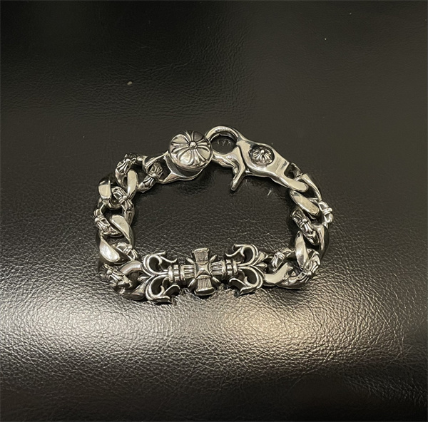 CHROME HEARTS スーパーコピー ブレスレット シルバー クラシックなロゴ 彫刻 デザイン クロムハーツ