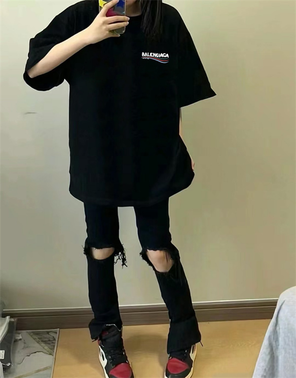 BALENCIAGA コピー Ｔシャツ エッフェル塔 キャンペーン ロゴ プリント バレンシアガ