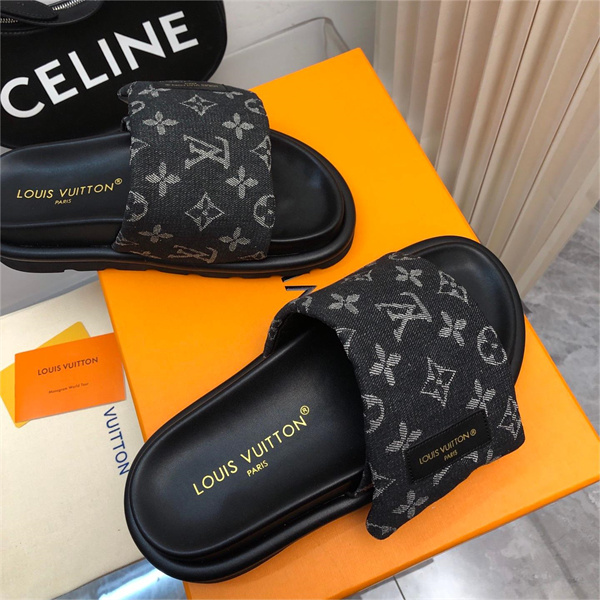 【1ACJ0A】LOUIS VUITTON 偽物 サンダル Pool Pillow Flat Comfort Mule  ルイヴィトン