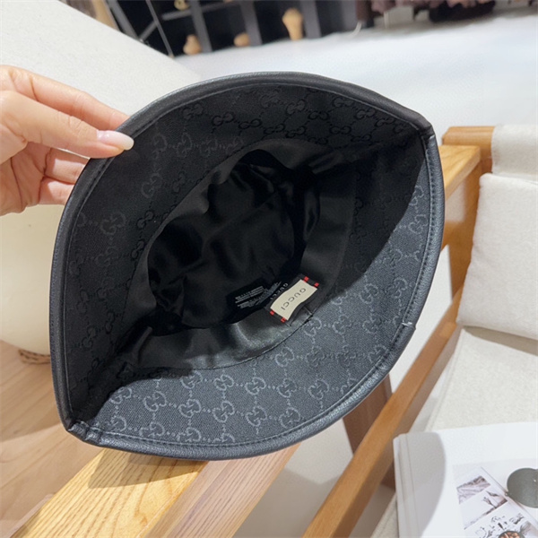 グッチ GUCCI スーパーコピー バケットハット GGロゴ モノグラム プリント メタルロゴ レザー 