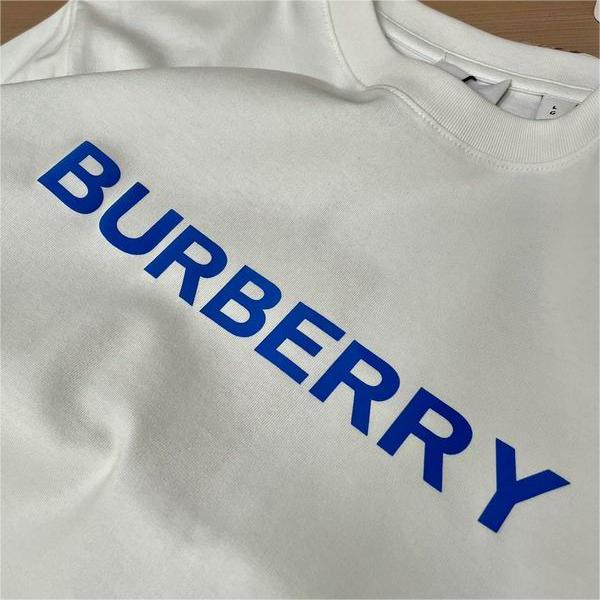 2024コレクション バーバリー スーパーコピー Tシャツ 英字ロゴ プリント BURBERRY ミニマリズム