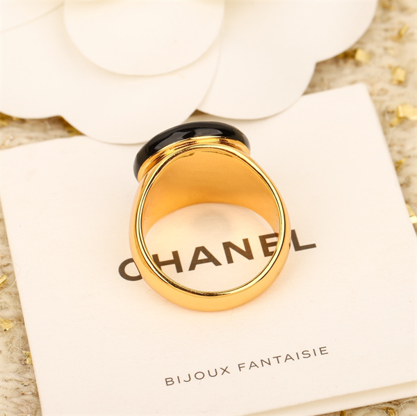 CHANEL 偽物 リング Vintage シリーズ CCロゴ ブラックとゴールド シャネル