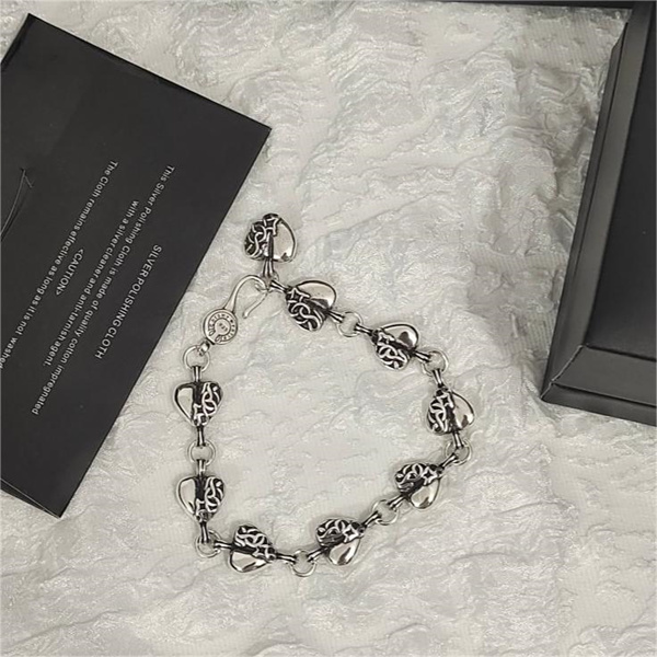 クロムハーツ コピー ブレスレット カットアウトハート ストリート 刻印 オシャレ CHROME HEARTS