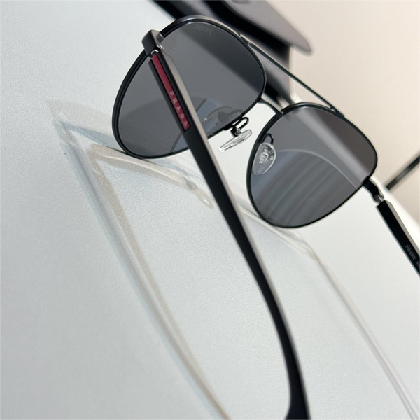 PRADA コピー サングラス Linea Rossa ロゴ PS52WS メンズ 2色 イエロー＆ブラック プラダ 