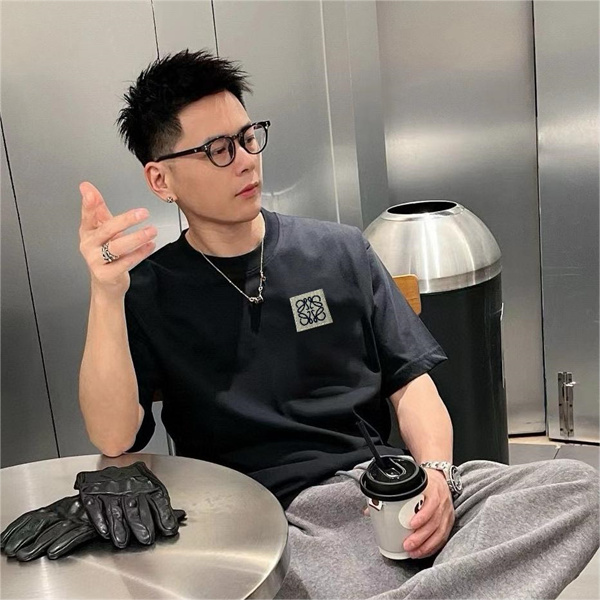 LOEWE コピー Tシャツ 刺繡 ロゴ 貼り付け 男女兼用 立体 ロゴ 2色 ロエベ 