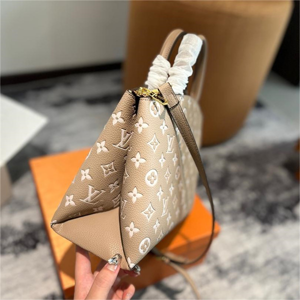 ルイヴィトン コピー ハンドバッグ OnTheGo BB シリーズ 上品な LOUIS VUITTON