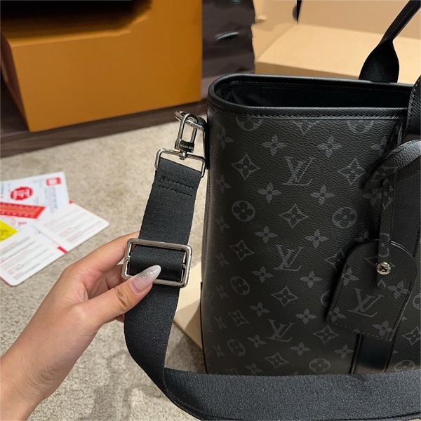 エレガントなブラックが素敵 LOUIS VUITTON コピー ビジネスバッグ ウィークエンド トートNM ルイヴィトン メンズ