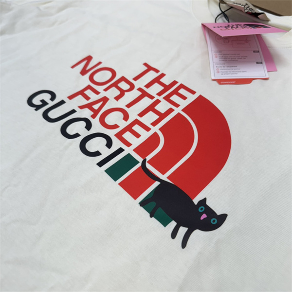 GUCCI x THE NORTH FACE コピー Tシャツ ロゴ コラボレーション プリント 柄 ユニセックス ザノースフェイス