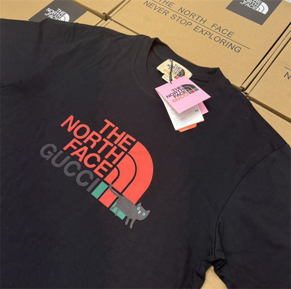 GUCCI x THE NORTH FACE コピー Tシャツ ロゴ コラボレーション プリント 柄 ユニセックス ザノースフェイス