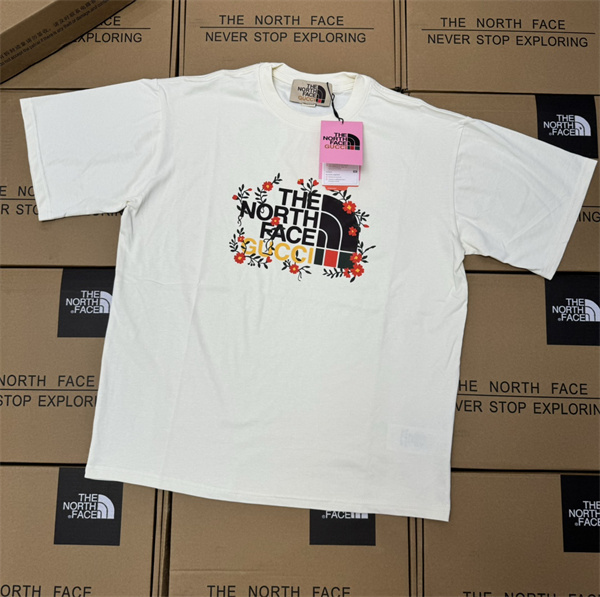 GUCCI x ザノースフェイス スーパーコピー Tシャツ コラボ 花柄 2色 ユニセックス THE NORTH FACE
