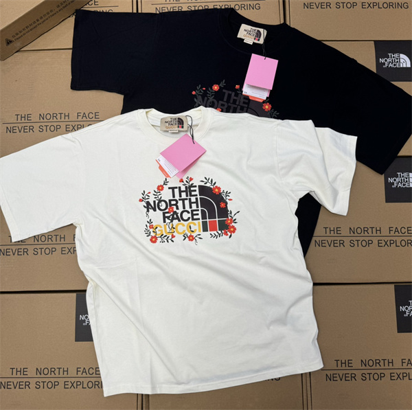 GUCCI x ザノースフェイス スーパーコピー Tシャツ コラボ 花柄 2色 ユニセックス THE NORTH FACE