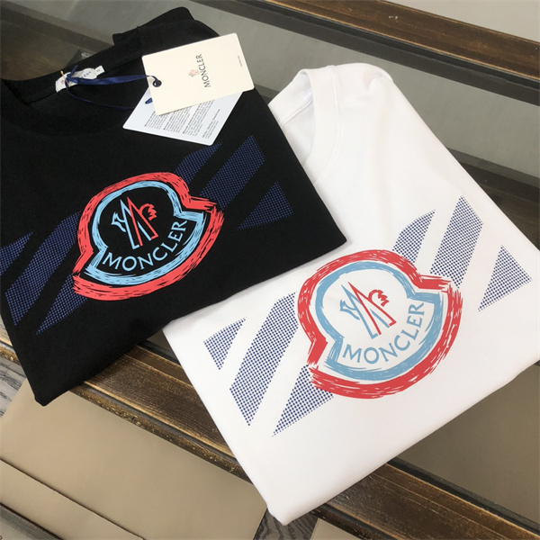 モンクレール スーパーコピー Ｔシャツ ロゴ プリント 柄 純綿素材 通気性 シルエットデザイン MONCLER