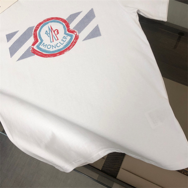 モンクレール スーパーコピー Ｔシャツ ロゴ プリント 柄 純綿素材 通気性 シルエットデザイン MONCLER