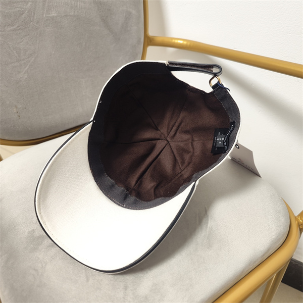 モンクレール スーパーコピー 帽子 シンプル 定番 ロゴ ワッペン オシャレ 2色 安い キャップ MONCLER