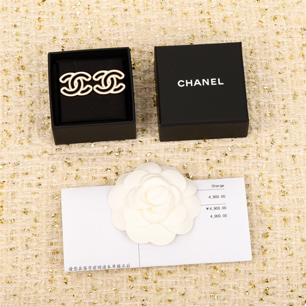 シャネル CHANEL スーパーコピー ピアス CC ロゴ スタッドピアス シンプル エレガント